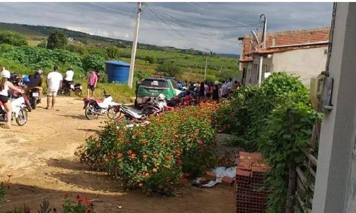 Adolescente de 15 anos é morta a tiros em Pedra Branca, no interior do Ceará