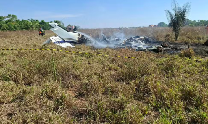 Avião de pequeno porte cai em região isolada de Água Boa (MT) e deixa três mortos