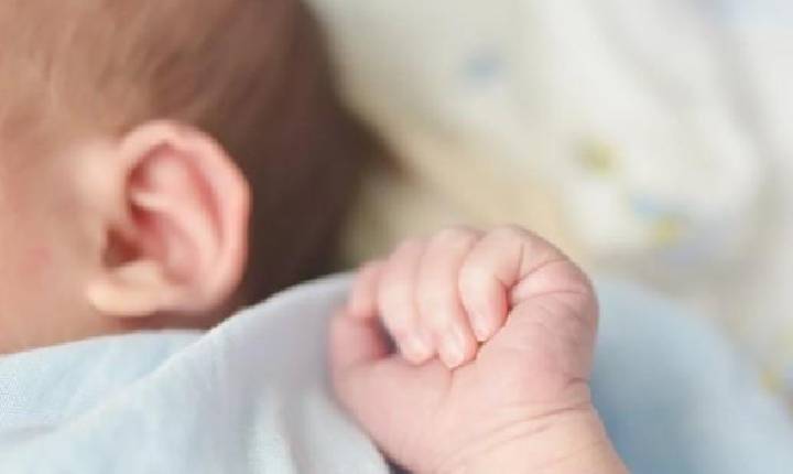 Bebê de 10 meses morre após ser levada a hospital por suspeita de estupro em Fortaleza