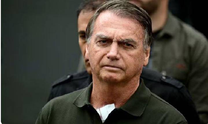 Bolsonaro é preso preventivamente a pedido da PF
