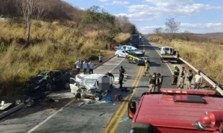 Cearenses estão entre as sete vítimas de grave acidente na BR-251, em Minas Gerais