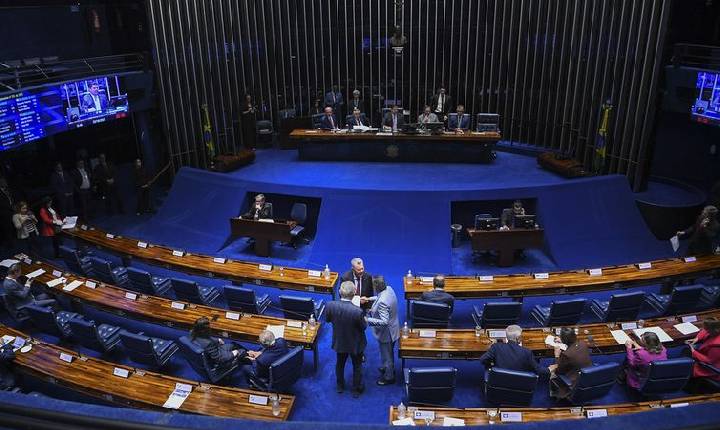 Congresso aprova isenção do IR por tempo indeterminado