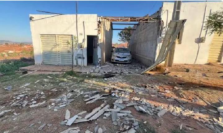 Fábrica clandestina de fogos de artifício explode em Juazeiro do Norte no Ceará; vizinho morre após susto