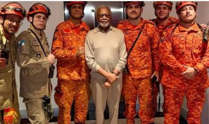 Gilberto Gil fica preso em elevador e é resgatado por bombeiros no RJ