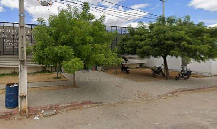 Homem embriagado causa perturbação em academia e fala palavras indecentes a mulheres em Quixelô