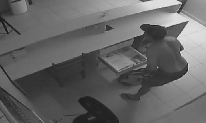 Homem invade igreja, vandaliza sacristia e furta TV e notebook em Fortaleza