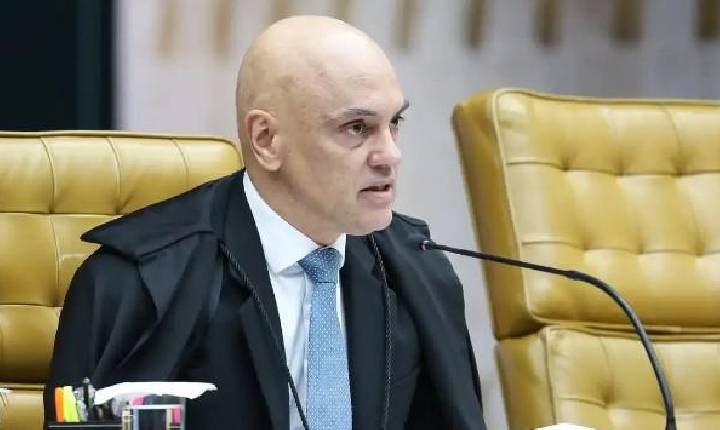 Moraes dá 48 horas para defesa de Bolsonaro informar se ex-presidente autorizou vídeo com IA