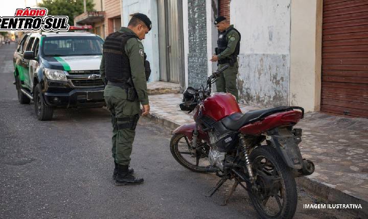 Motocicleta com queixa de roubo é encontrada abandonada em Iguatu