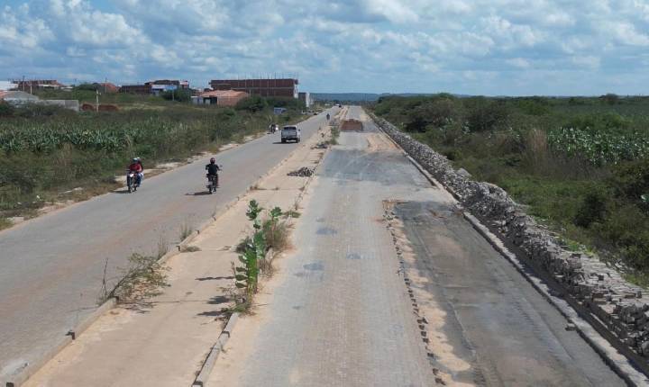 Prefeitura inicia reparos no Anel do Contorno e anuncia programa para retomar obras paralisadas em Iguatu