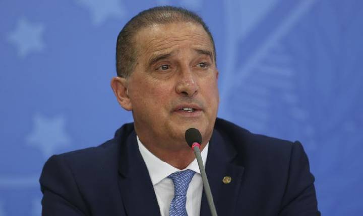 Problemas com descontos era recorrente, diz ministro de Bolsonaro