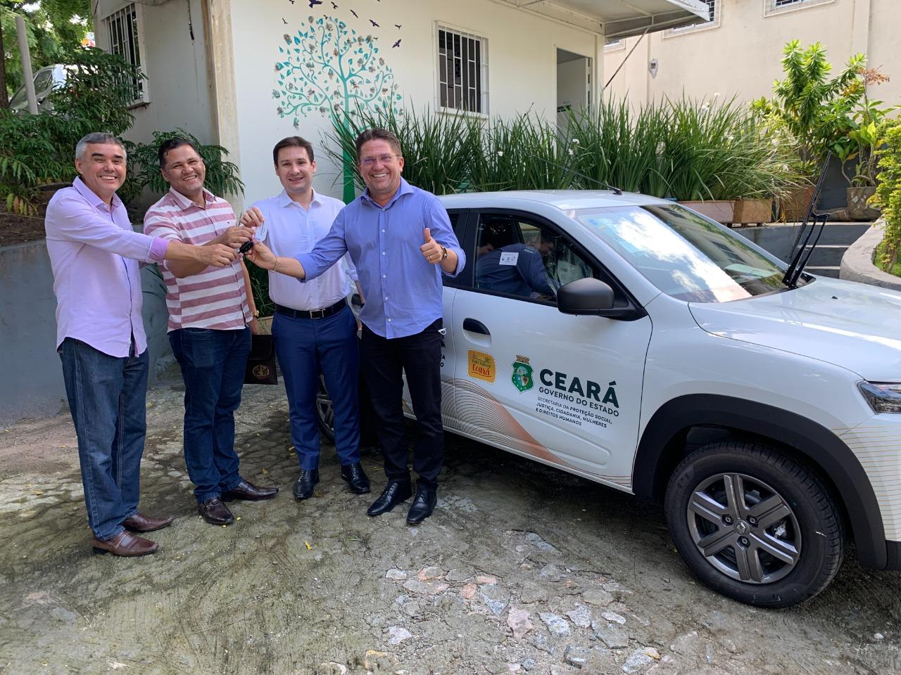 Pacto pela Assistencia Social: Iguatu é contemplado com outro carro 0km