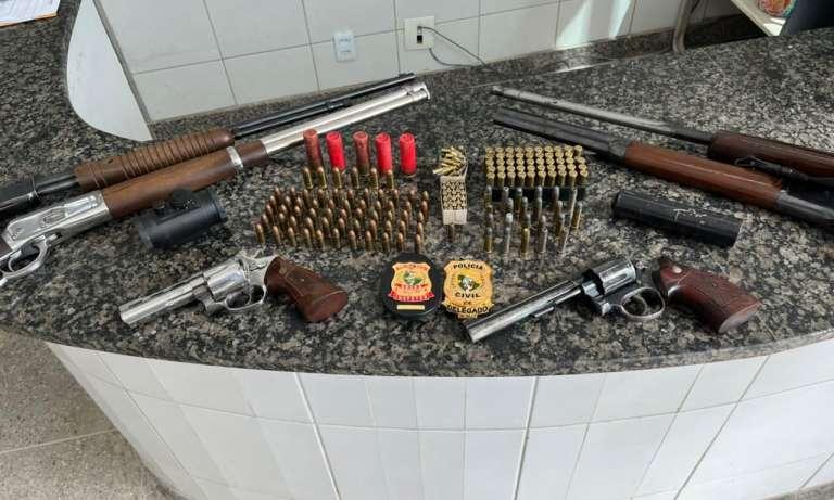 Polícia apreende arsenal escondido na casa de médico alvo de mandado no Crato