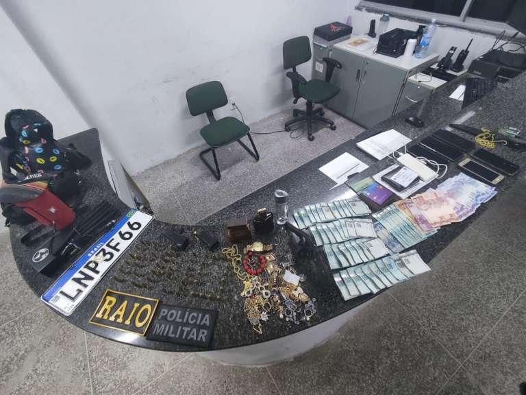 Dupla suspeita de roubo e tentativa de homicídio é presa em posse de arma, e mais de 50 munições em Jaguaruana