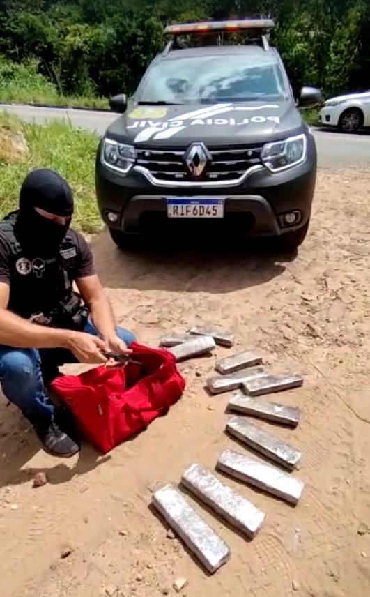 Polícia Civil prende homem em posse de cerca de dez quilos de entorpecentes e arma no Cariri