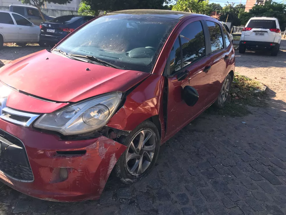 Mulheres anunciam assalto, fazem motorista por aplicativo refém e obrigam vítima a fazer pix