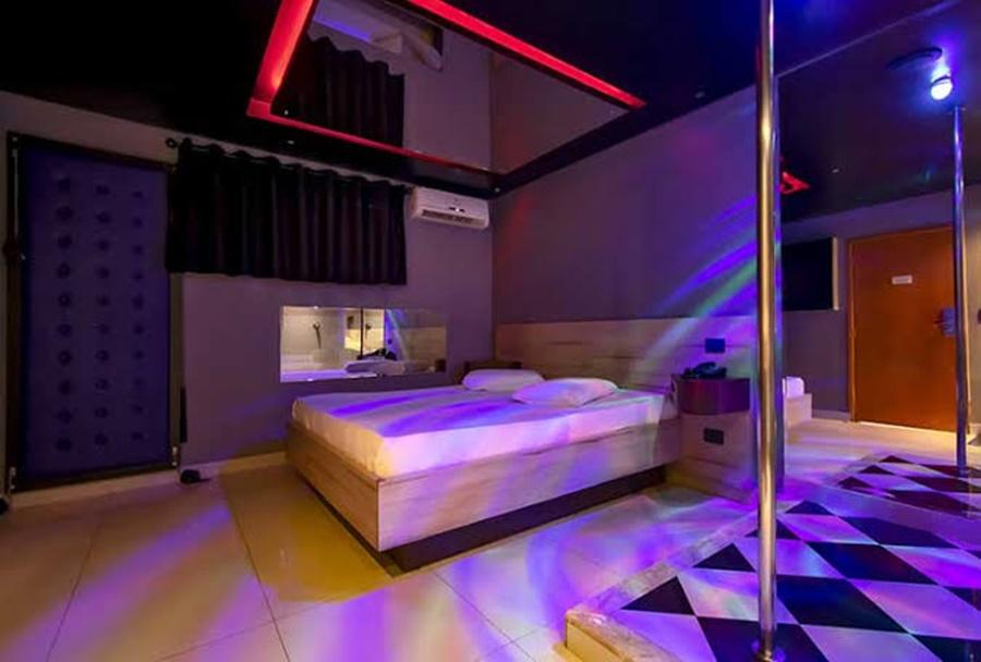 Dupla é detida após passar o dia todo com mulher e não pagar a conta no Motel