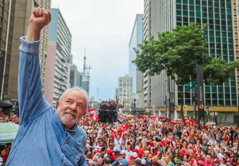 Lula é eleito presidente do Brasil!