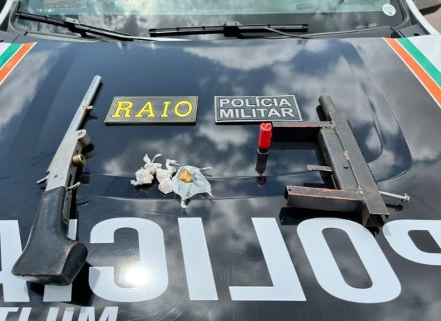 PMCE prende em flagrante homem suspeito de manter companheira em cárcere privado em Limoeiro do Norte