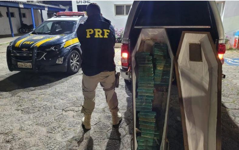 PRF apreende 50 kg de crack em caixão de funerária