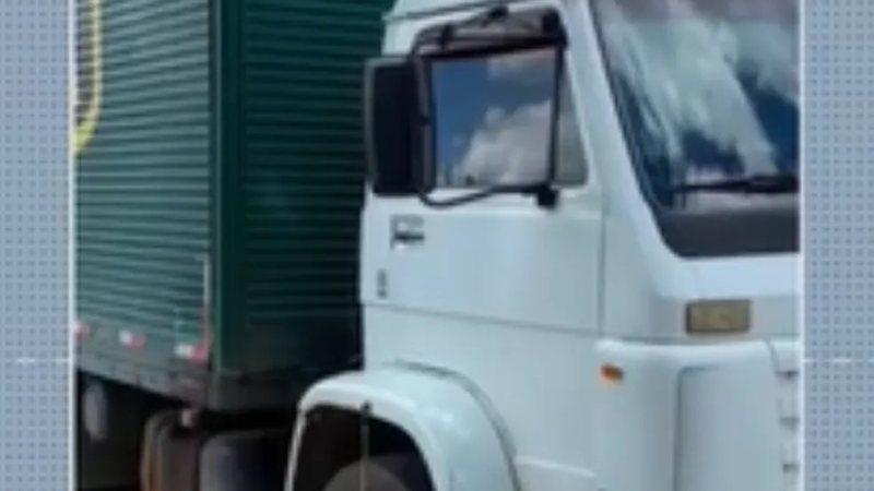 Mulher é presa em flagrante por suspeita de roubar caminhão com 14 toneladas de café