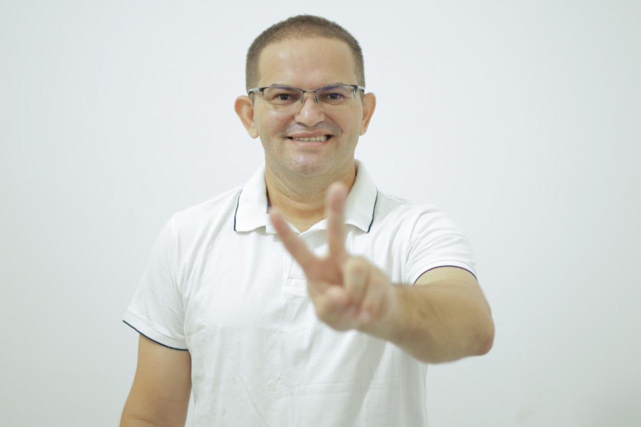 Carlos Lobo é eleito presidente do Sindicato dos Servidores de Quixelô