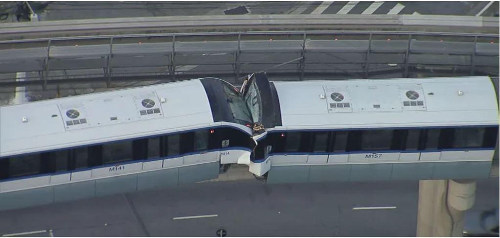 Colisão entre trens paralisa Linha-15 Prata do Metrô de SP e provoca caos no transporte