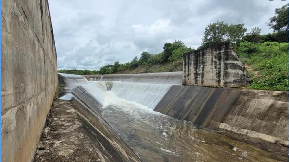 Com chuvas de março, açude no Cariri volta a sangrar após 14 anos