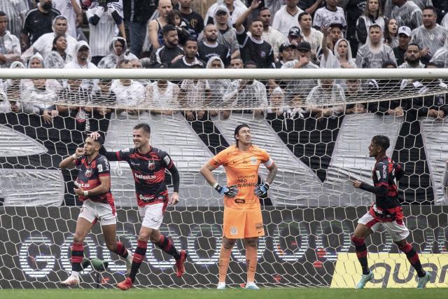 Corinthians perde para Ituano nos pênaltis e é eliminado do Paulistão