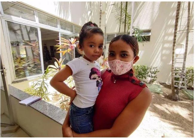 Criança sem sobrenome é impedida de obter serviços de saúde e se matricular em aulas de balé