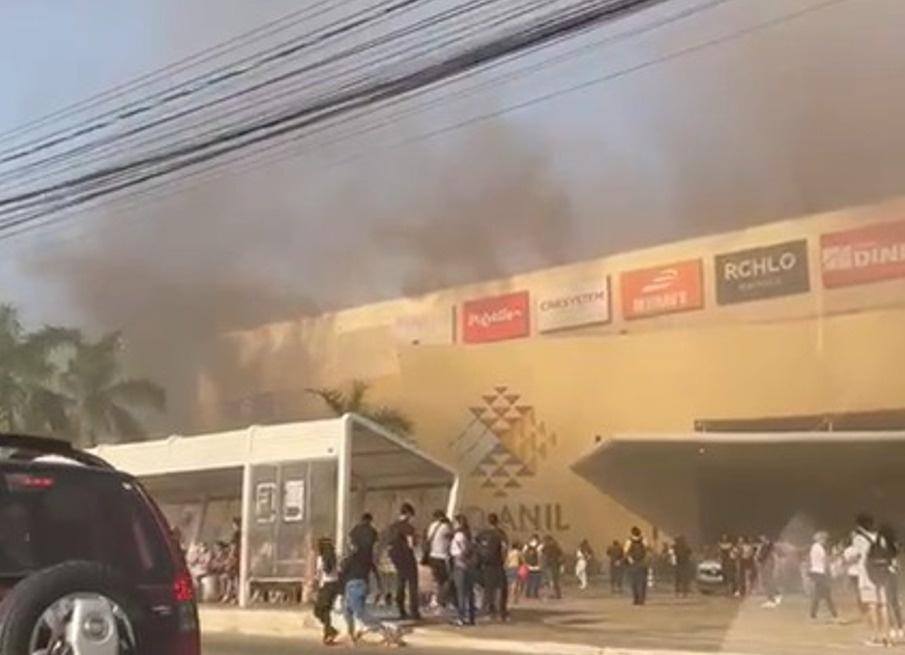Incêndio em cinema de shopping em São Luís (MA) deixa 2 mortos e 12 feridos