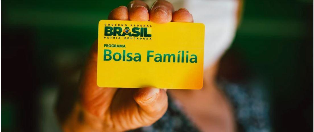 Novo Bolsa Família deve ser publicado nesta quinta-feira com valor de mínimo de R$ 600, diz governo