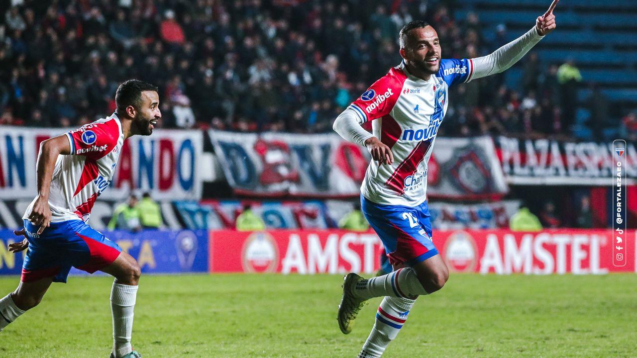 Com gols no fim, Fortaleza vence San Lorenzo na Argentina pela Copa Sul-Americana