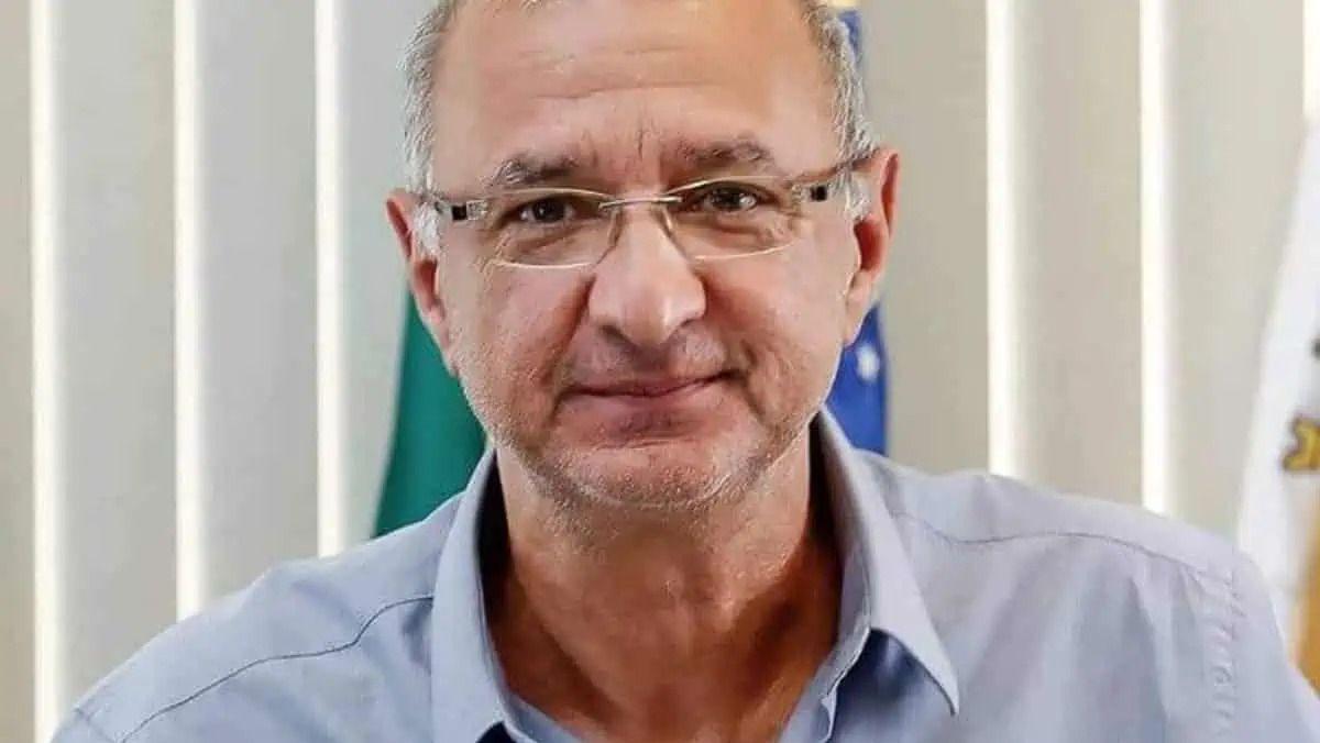 Prefeito de 65 anos se casa com adolescente de 16 em Araucária (PR)