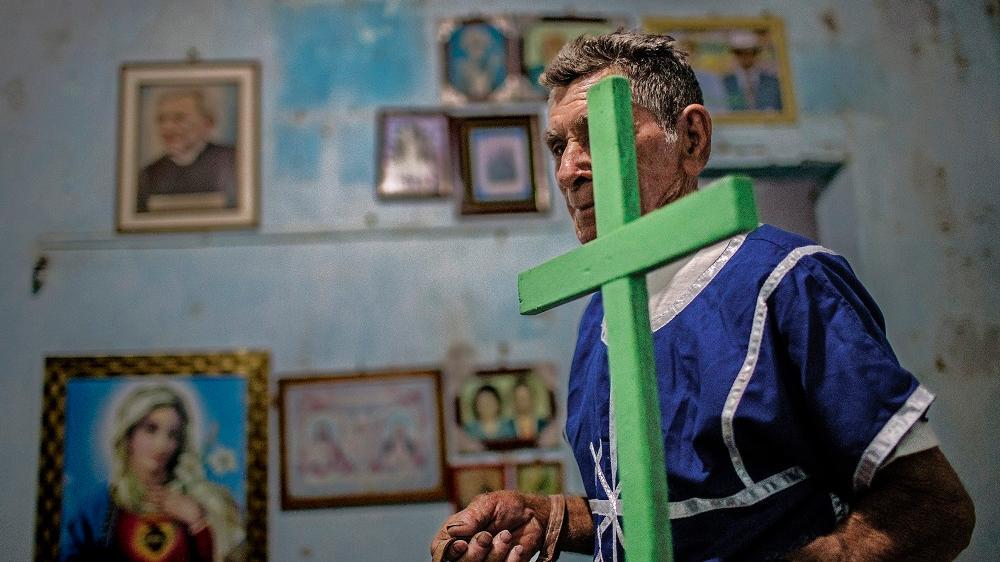 Terço, esmola, lâmina nas costas até escorrer sangue: o cearense que cumpre penitência há 74 anos