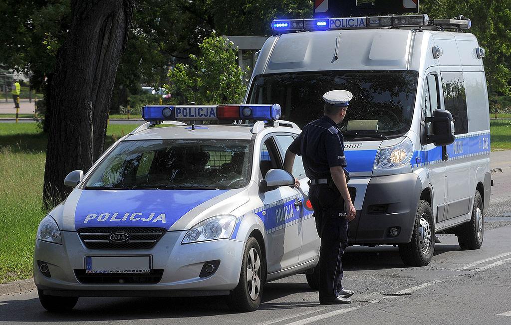 Adolescente morre e outras 9 pessoas ficam feridas em ataque a orfanato na Polônia