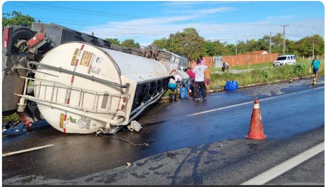 Homem é condenado a 24 anos de prisão por matar ex-mulher e jogar o próprio carro contra caminhão  em Beberibe, no Ceará
