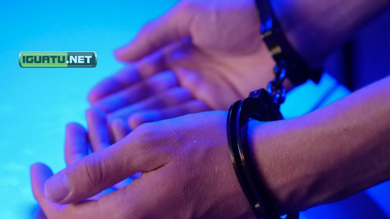 Homem usa drogas com amigo, descobre traição com namorada e o mata