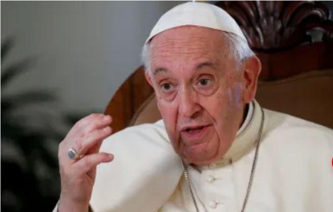 Papa Francisco é hospitalizado para realizar cirurgia no intestino