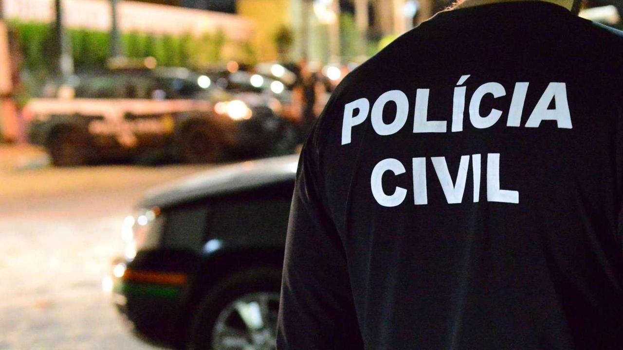 Suspeita de descumprir medidas protetivas de urgência contra a mãe é presa pela Polícia Civil em Cedro