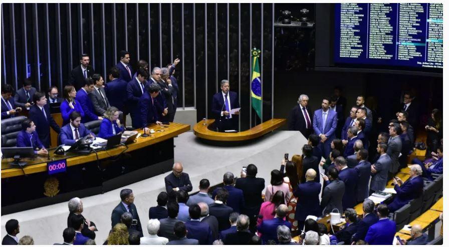 Câmara aprova texto da reforma tributária em 2º turno