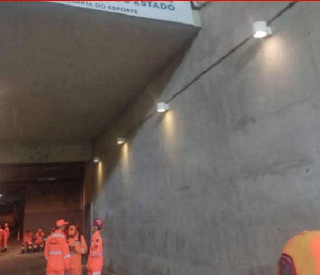 Torcedor do Ceará cai de altura de 10 metros após tentar mudar de setor de arquibancada no Castelão