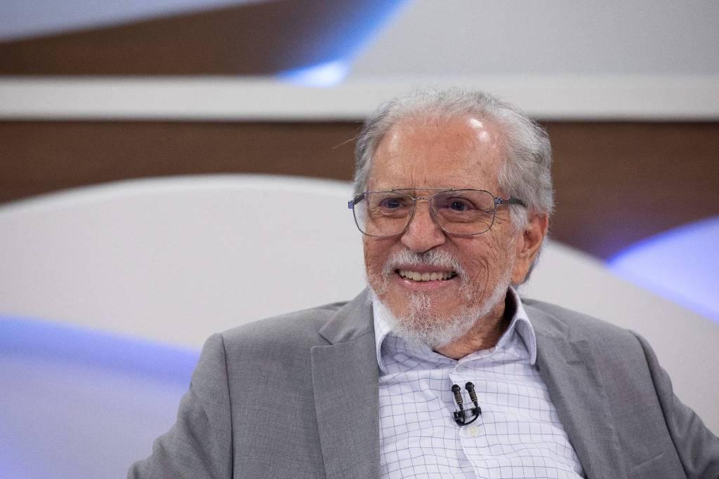 Carlos Alberto de Nobrega é internado em São Paulo, com COVID 19