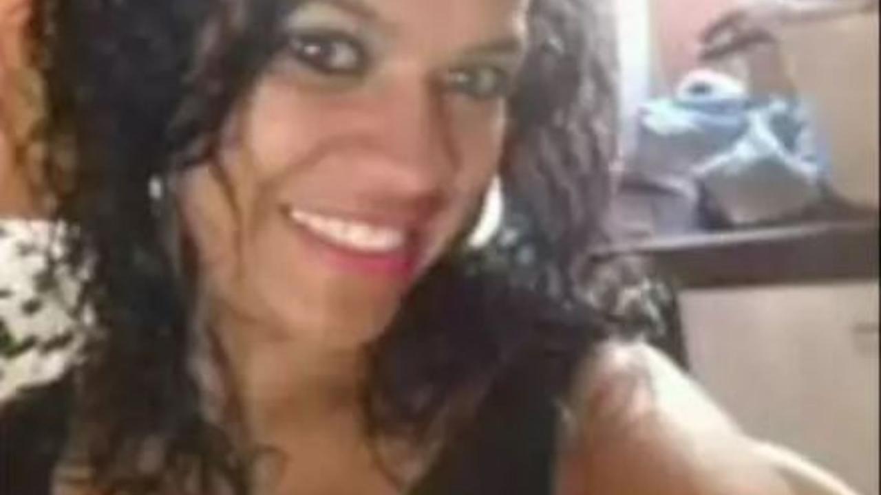 Homem mata ex com golpes de foice e se entrega: 