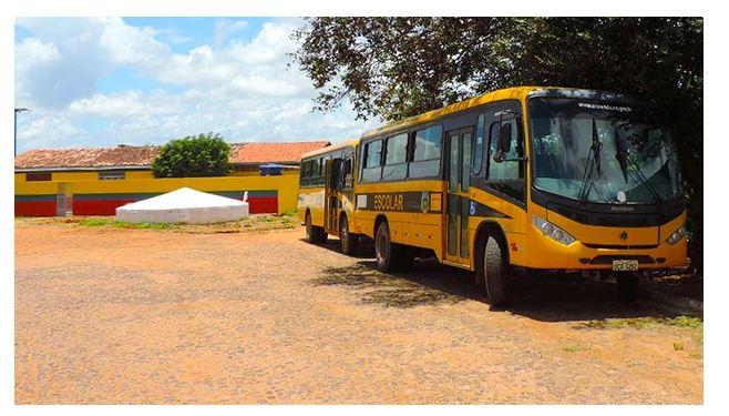 Menino de 4 anos é esquecido dentro de ônibus escolar por mais de 4 horas em Ararendá no Interior do Ceará