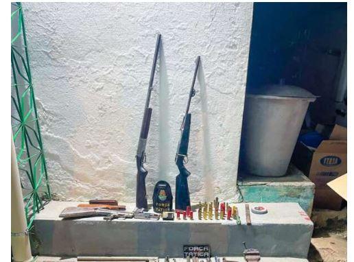 PMCE desativa fábrica clandestina de armas e prende trio na cidade de Catarina