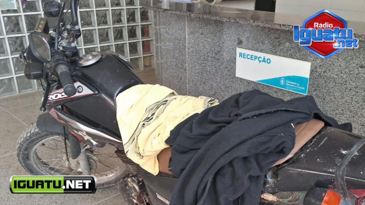 Suspeito de ter participado de assalto a distribuidora é baleado, e polícia recupera moto usada no crime