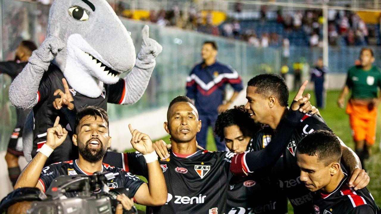 Ferroviário consagra campanha com a vaga na final e busca feito inédito na Série D