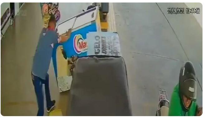 Forte ventania arrasta até freezer na cidade de Cedro