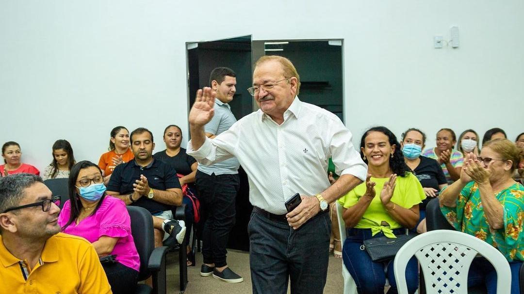 Justiça determina o retorno de Antônio Almeida ao cargo de prefeito de Acopiara