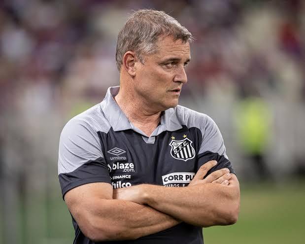 Santos demite Diego Aguirre,  depois de apenas cinco jogos à frente da equipe